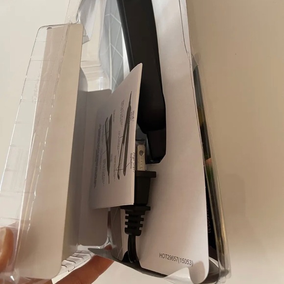 REVLON 1" FAST RESULTS Ceramic Flat Iron And Vera Bradley Flat Iron Cover - Picture 5 of 5